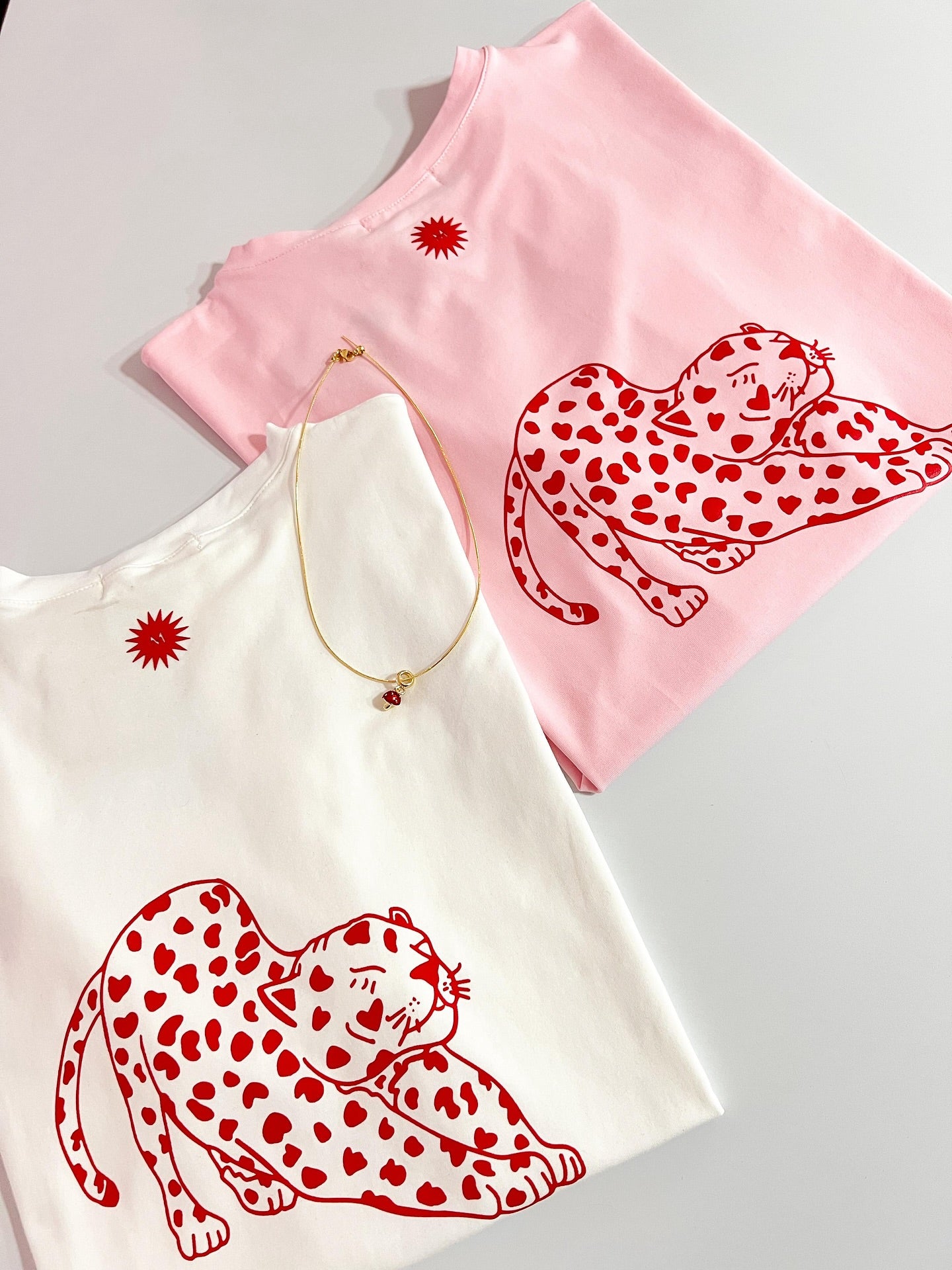 CAMISETA FELINO ROSADA