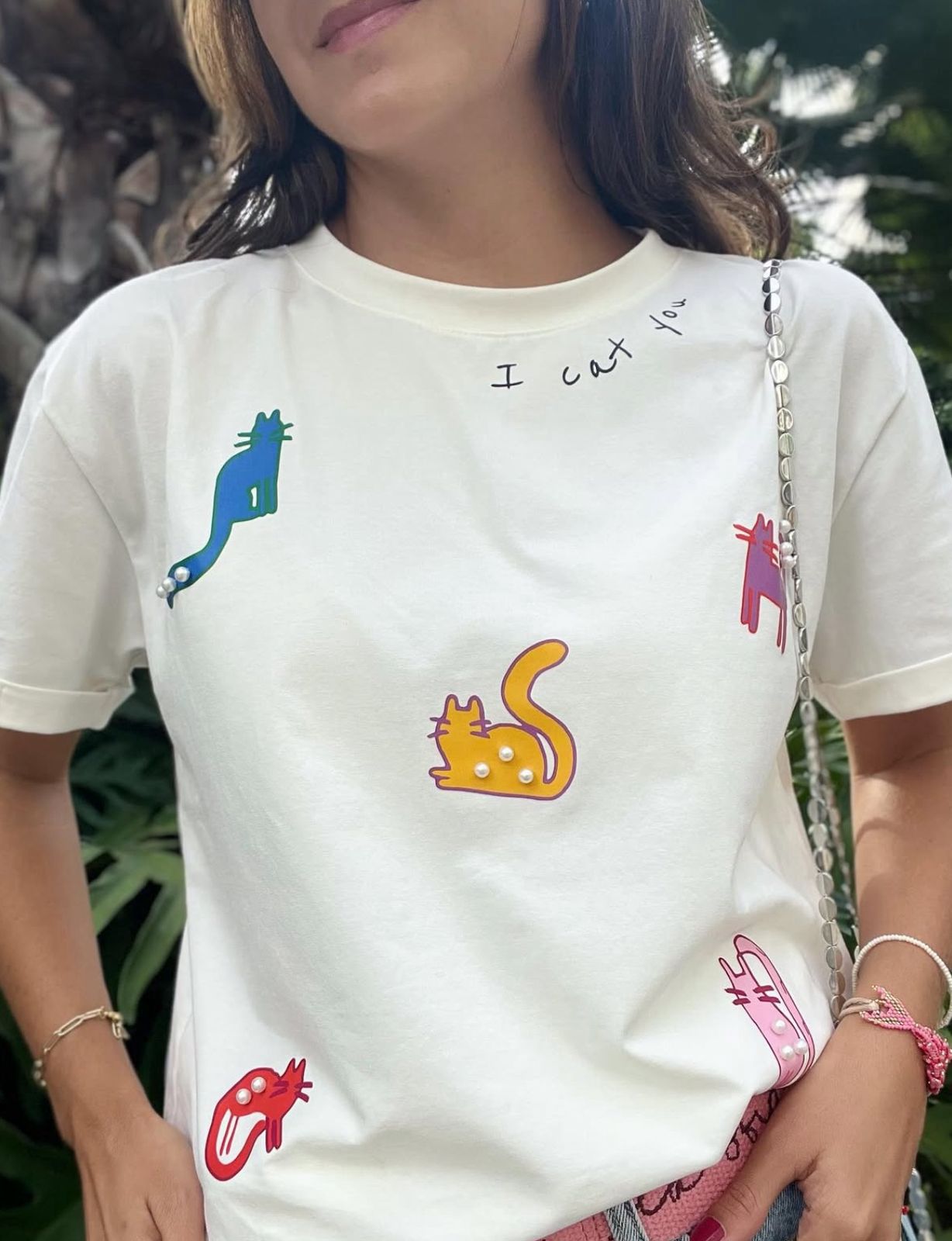 Camiseta gatos perlas