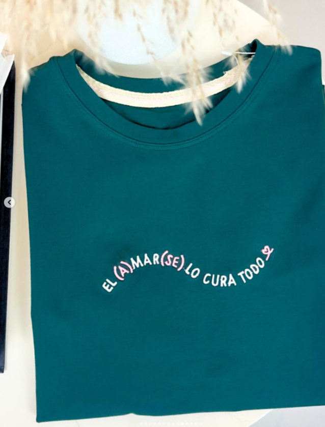CAMISETA EL AMARSE LO CURA TODO