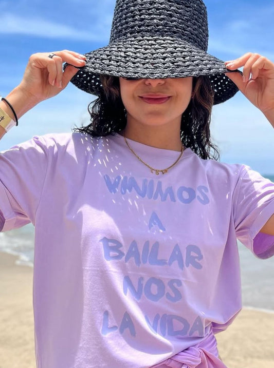 CAMISETA VAMOS A BAILAR LILA