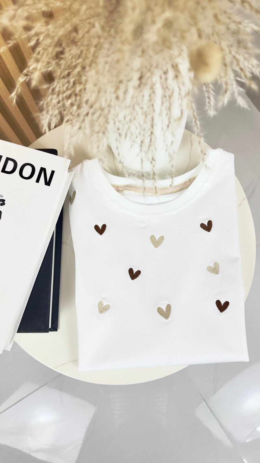 CAMISETA CORAZONES AZULES Y DORADO