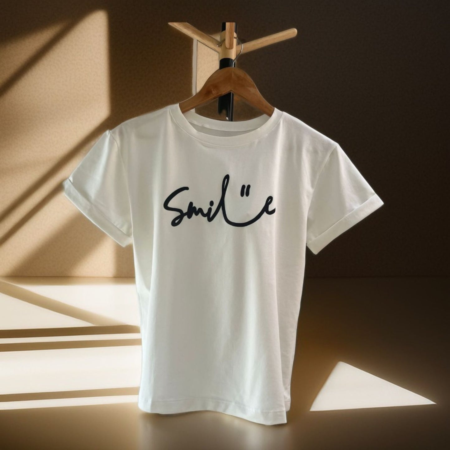 Camiseta Smile letra negra